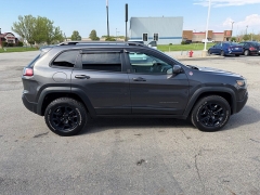 Used 2020  Jeep Cherokee 4d SUV 4WD Trailhawk Elite 3&period;2L at House of Carz near Rochester&comma; IN