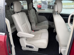 Used 2016  Chrysler Town & Country 4d Wagon Touring L at House of Carz near Rochester&comma; IN