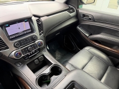 Used 2017  Chevrolet Tahoe 4d SUV 4WD LT at House of Carz near Rochester&comma; IN