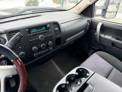 Used 2013  Chevrolet Silverado 2500 4WD Crew Cab LT at House of Carz near Rochester&comma; IN