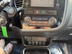 Used 2017  Mitsubishi Outlander 4d SUV FWD ES at House of Carz near Rochester&comma; IN