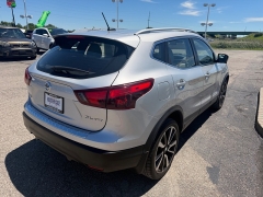 Used 2018  Nissan Rogue Sport 4d SUV AWD SL &lpar;2018&period;5&rpar; at House of Carz near Rochester&comma; IN