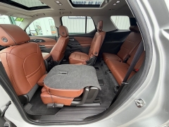 Used 2018  Chevrolet Traverse 4d SUV AWD High Country at House of Carz near Rochester&comma; IN