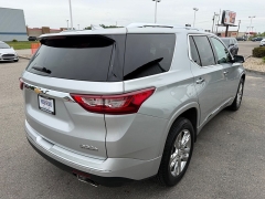 Used 2018  Chevrolet Traverse 4d SUV AWD High Country at House of Carz near Rochester&comma; IN