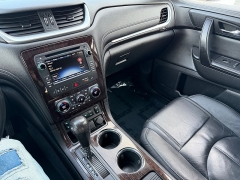 Used 2015  Chevrolet Traverse 4d SUV AWD LT2 at House of Carz near Rochester&comma; IN