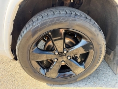 Used 2015  Jeep Grand Cherokee 4d SUV 4WD Laredo at House of Carz near Rochester&comma; IN