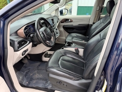 Used 2018  Chrysler Pacifica 4d Wagon Touring L Plus at House of Carz near Rochester&comma; IN