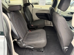 Used 2021  Chrysler Pacifica Touring AWD at House of Carz near Rochester&comma; IN