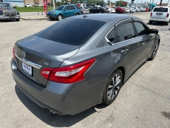 Used 2017 Nissan Altima 4d Sedan 2.5L SV at House of Carz near Rochester, IN