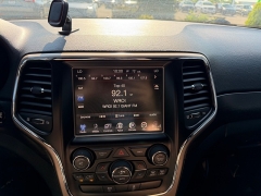 Used 2015  Jeep Grand Cherokee 4d SUV 4WD Laredo at House of Carz near Rochester&comma; IN