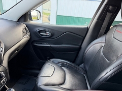 Used 2020  Jeep Cherokee 4d SUV 4WD Trailhawk Elite 3&period;2L at House of Carz near Rochester&comma; IN