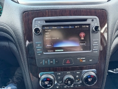 Used 2015  Chevrolet Traverse 4d SUV AWD LT2 at House of Carz near Rochester&comma; IN