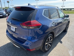 Used 2018  Nissan Rogue 4d SUV AWD SL at House of Carz near Rochester&comma; IN