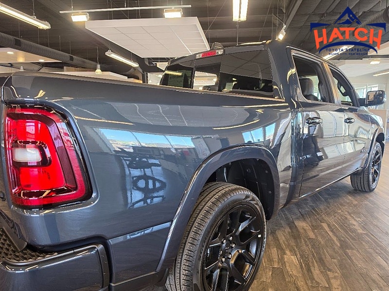 View vehicle photo 5