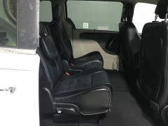 Used 2014  Chrysler Town & Country 4d Wagon Touring at Carolina Family Motors near Mooresville&comma; NC
