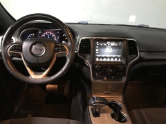 Used 2014  Jeep Grand Cherokee 4d SUV 4WD Laredo at Carolina Family Motors near Mooresville&comma; NC