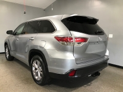 Used 2015  Toyota Highlander 4d SUV AWD LE Plus at Carolina Family Motors near Mooresville&comma; NC