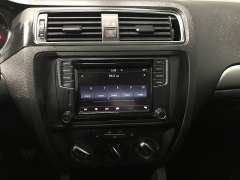 Used 2017  Volkswagen Jetta 4d Sedan SE 5spd at Carolina Family Motors near Mooresville&comma; NC