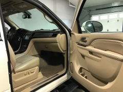 Used 2010  Cadillac Escalade 4d SUV AWD Premium at Carolina Family Motors near Mooresville&comma; NC