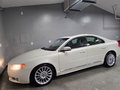 Used 2010  Volvo S80 4d Sedan 3.2L Moonroof at Carolina Family Motors near Mooresville, NC