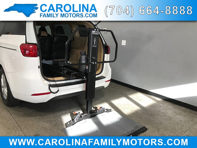 Used 2017  Kia Sedona 4d Wagon LX at Carolina Family Motors near Mooresville&comma; NC