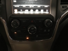 Used 2014  Jeep Grand Cherokee 4d SUV 4WD Laredo at Carolina Family Motors near Mooresville&comma; NC