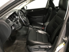 Used 2016  Volkswagen Jetta 4d Sedan SEL PZEV at Carolina Family Motors near Mooresville&comma; NC