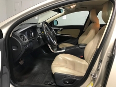 Used 2017  Volvo V60 4d Wagon FWD T5 Platinum at Carolina Family Motors near Mooresville&comma; NC