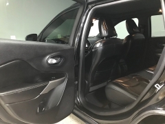 Used 2021  Jeep Cherokee Latitude Lux 4x4 at Carolina Family Motors near Mooresville&comma; NC
