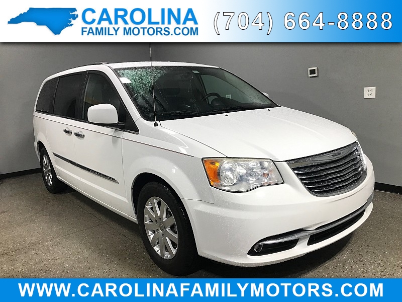 Used 2014  Chrysler Town & Country 4d Wagon Touring at Carolina Family Motors near Mooresville&comma; NC