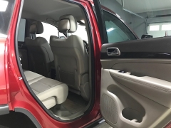Used 2011  Jeep Grand Cherokee 4d SUV 4WD Laredo at Carolina Family Motors near Mooresville&comma; NC