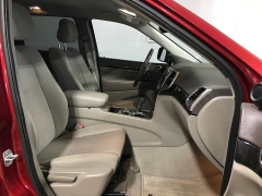 Used 2011  Jeep Grand Cherokee 4d SUV 4WD Laredo at Carolina Family Motors near Mooresville&comma; NC