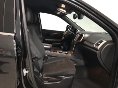 Used 2014  Jeep Grand Cherokee 4d SUV 4WD Laredo at Carolina Family Motors near Mooresville&comma; NC