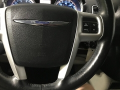 Used 2014  Chrysler Town & Country 4d Wagon Touring at Carolina Family Motors near Mooresville&comma; NC
