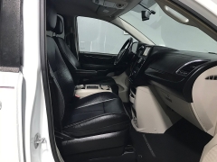 Used 2014  Chrysler Town & Country 4d Wagon Touring at Carolina Family Motors near Mooresville&comma; NC