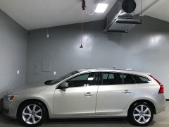 Used 2017  Volvo V60 4d Wagon FWD T5 Platinum at Carolina Family Motors near Mooresville&comma; NC