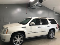 Used 2010  Cadillac Escalade 4d SUV AWD Premium at Carolina Family Motors near Mooresville&comma; NC