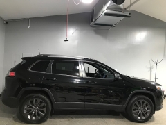 Used 2021  Jeep Cherokee Latitude Lux 4x4 at Carolina Family Motors near Mooresville&comma; NC