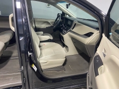 Used 2017  Toyota Sienna 4d Wagon LE 7-Pass w/Auto Access Seat at Carolina Family Motors near Mooresville, NC