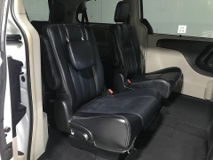Used 2014  Chrysler Town & Country 4d Wagon Touring at Carolina Family Motors near Mooresville&comma; NC