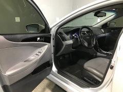 Used 2014  Hyundai Sonata 4d Sedan SE at Carolina Family Motors near Mooresville&comma; NC