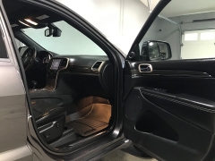 Used 2015  Jeep Grand Cherokee 4d SUV 4WD Overland at Carolina Family Motors near Mooresville&comma; NC