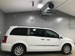Used 2014  Chrysler Town & Country 4d Wagon Touring at Carolina Family Motors near Mooresville&comma; NC