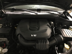 Used 2014  Jeep Grand Cherokee 4d SUV 4WD Laredo at Carolina Family Motors near Mooresville&comma; NC