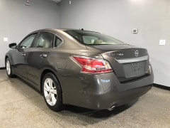 Used 2015  Nissan Altima 4d Sedan SL 2&period;5L at Carolina Family Motors near Mooresville&comma; NC