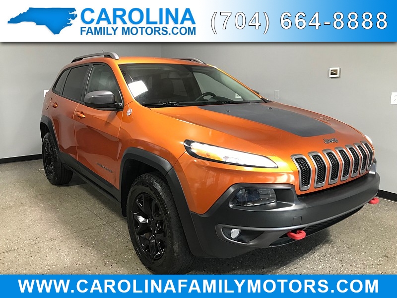 Used 2014  Jeep Cherokee 4d SUV 4WD Trailhawk V6 at Carolina Family Motors near Mooresville&comma; NC