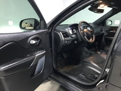 Used 2021  Jeep Cherokee Latitude Lux 4x4 at Carolina Family Motors near Mooresville&comma; NC