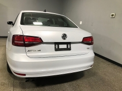 Used 2017  Volkswagen Jetta 4d Sedan SE 5spd at Carolina Family Motors near Mooresville&comma; NC