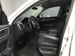 Used 2019  Volkswagen Atlas 4d SUV 3&period;6L SE Technology R-Line at Carolina Family Motors near Mooresville&comma; NC
