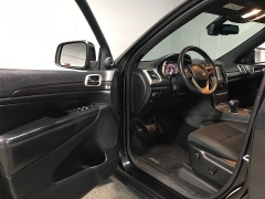 Used 2014  Jeep Grand Cherokee 4d SUV 4WD Laredo at Carolina Family Motors near Mooresville&comma; NC